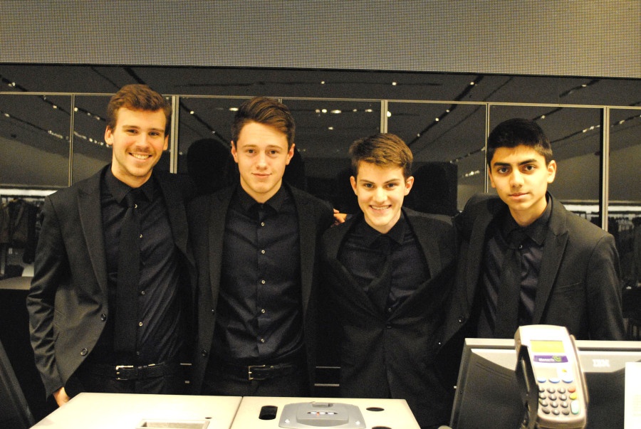 thoi trang nhan vien uniqlo anh 7