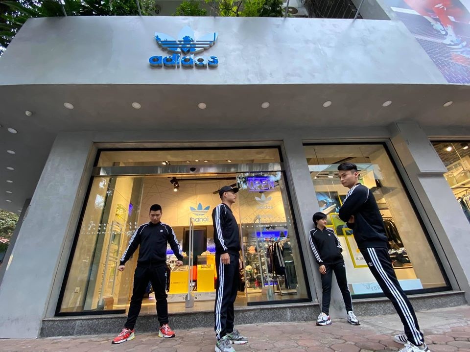 thoi trang nhan vien uniqlo anh 12