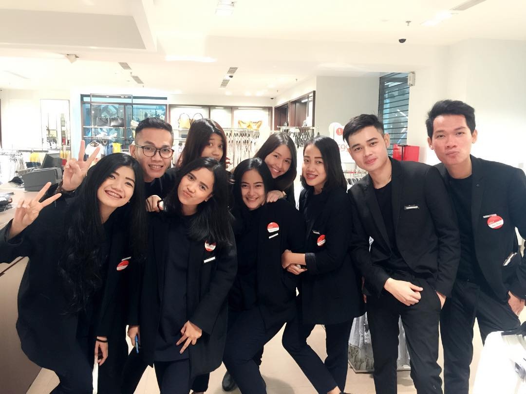 thoi trang nhan vien uniqlo anh 8