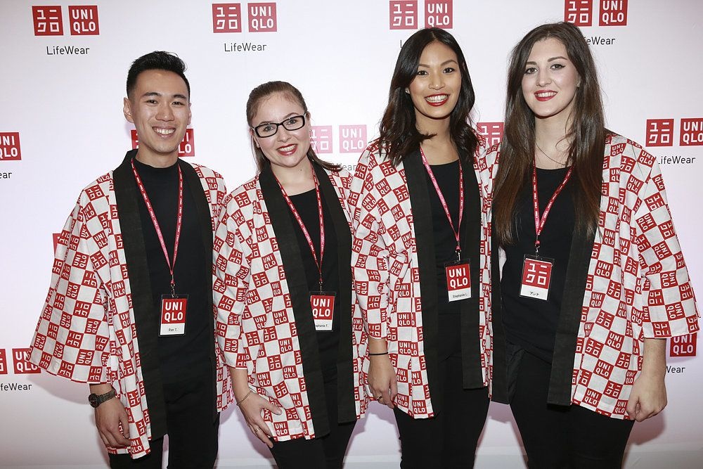 thoi trang nhan vien uniqlo anh 1