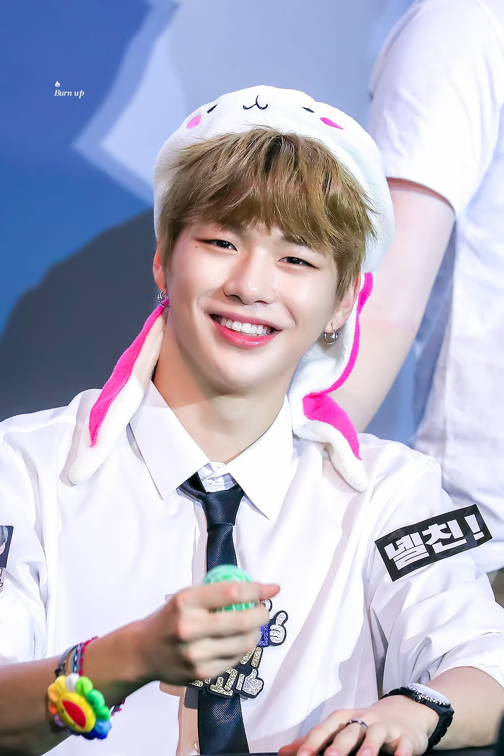 idol Han doi mu dang yeu anh 11