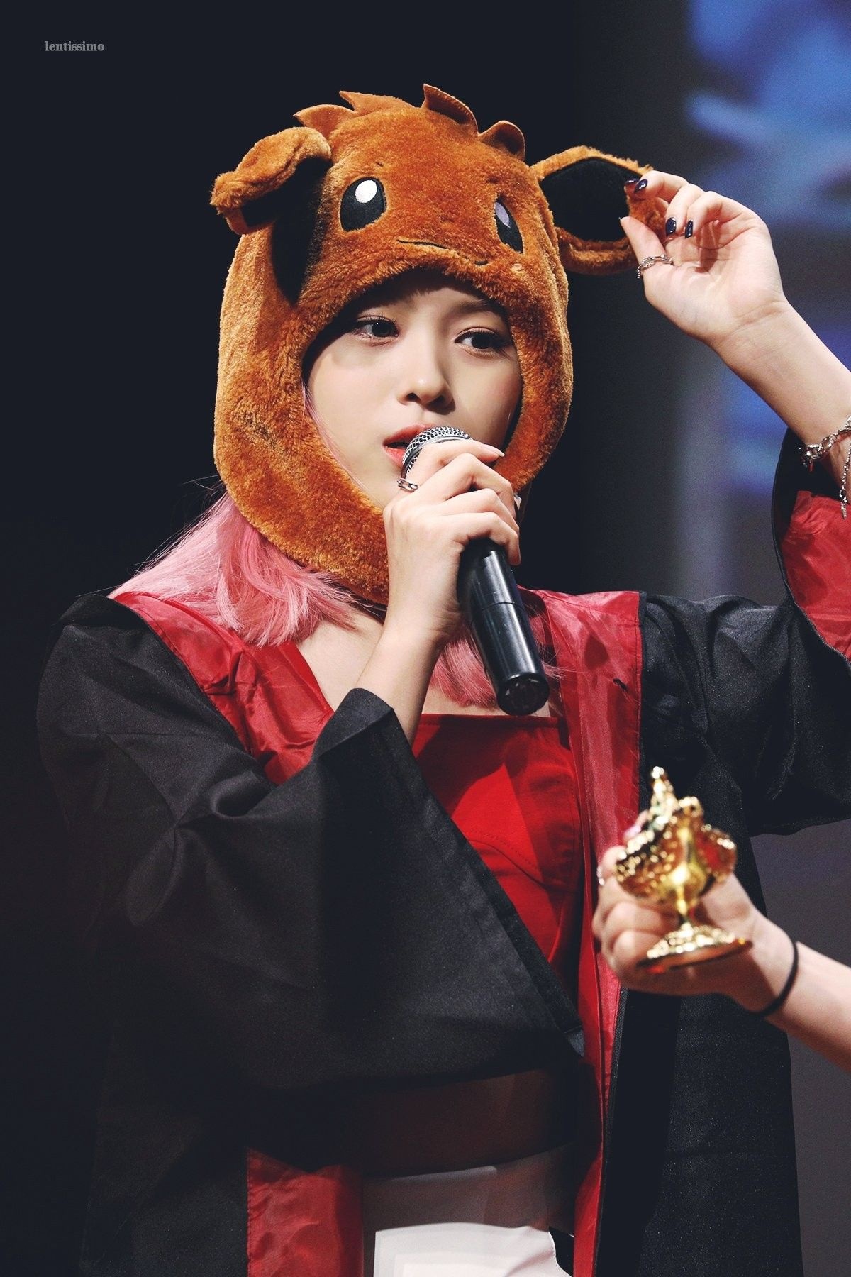 idol Han doi mu dang yeu anh 13