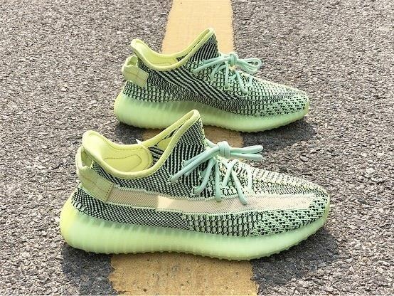 Dan tinh ngong cho doi Yeezy xanh la cay duoc mo ban vao ngay 14/12 hinh anh