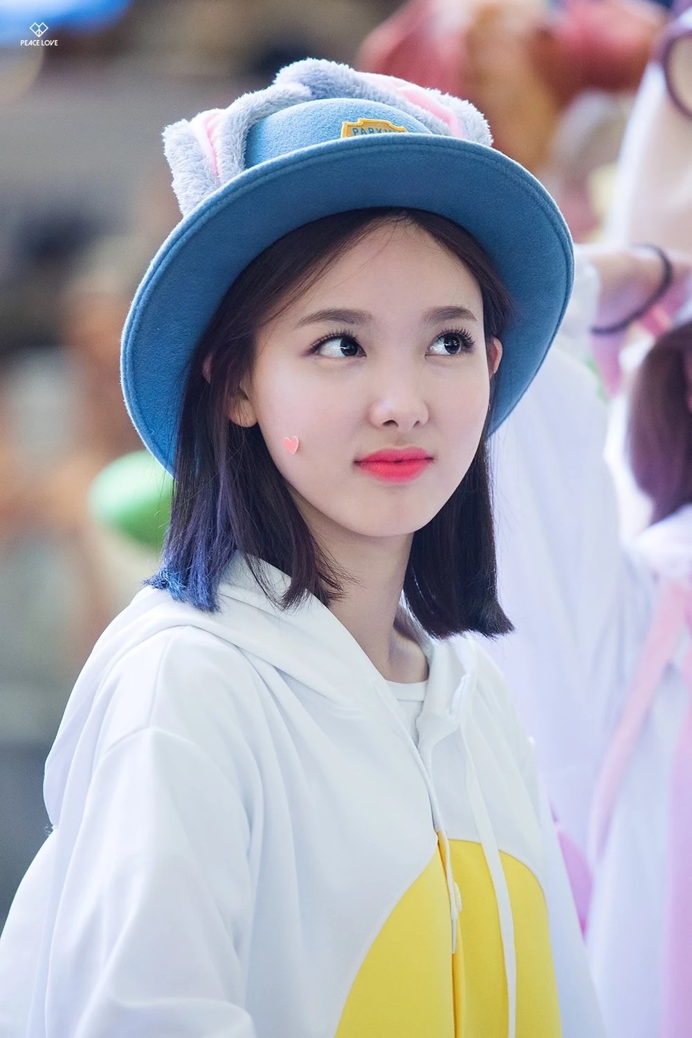 idol Han doi mu dang yeu anh 15