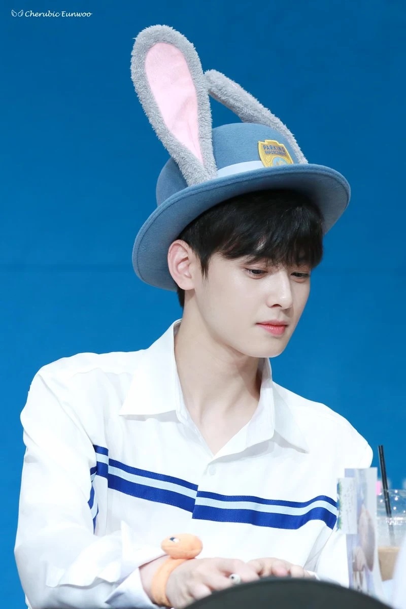 idol Han doi mu dang yeu anh 17