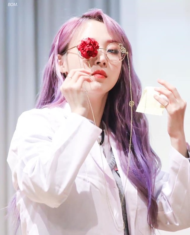 chiec kinh hoa hong idol yeu thich anh 1