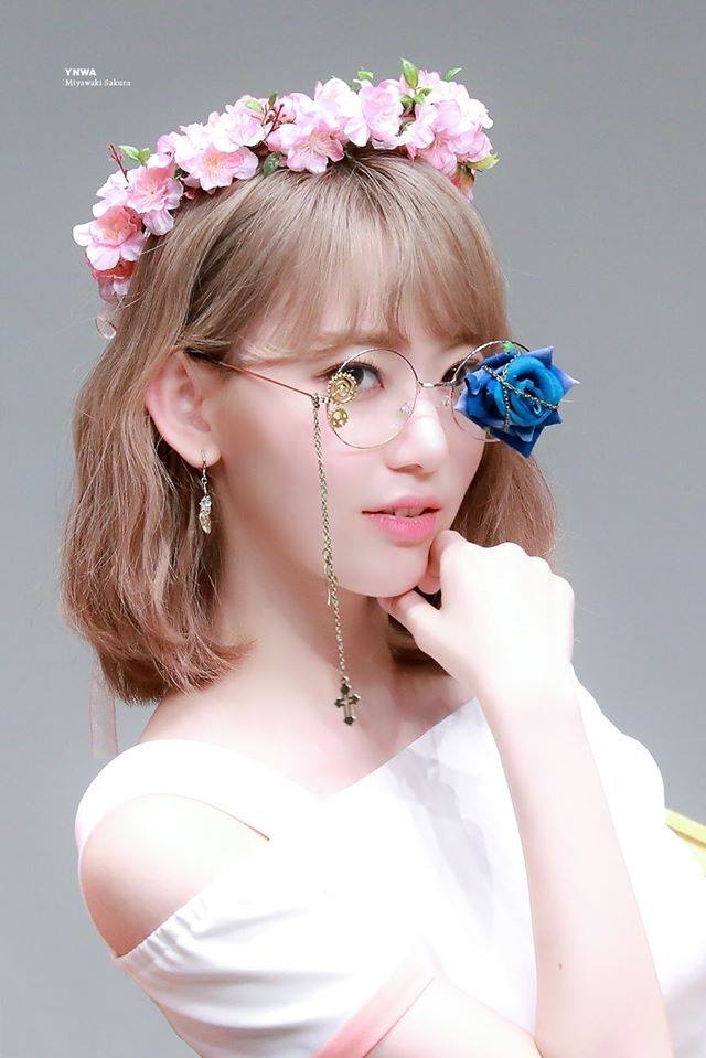 chiec kinh hoa hong idol yeu thich anh 3