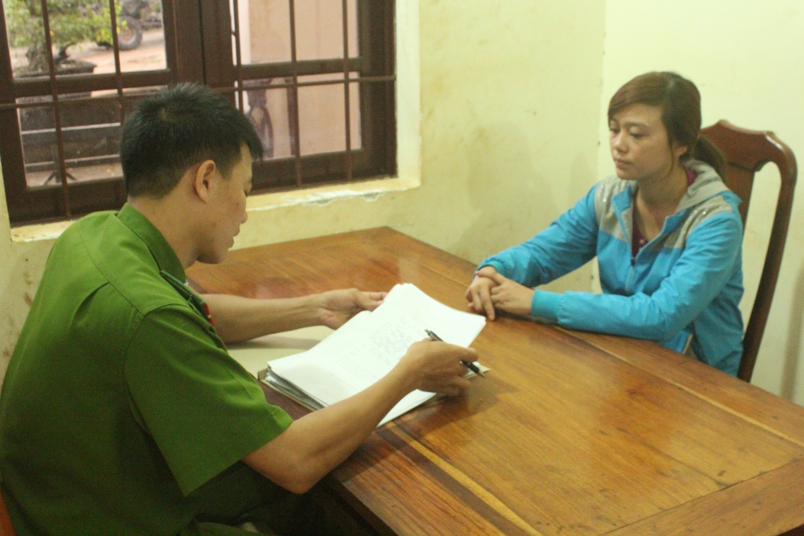 Khoi to nu tai xe 'xe dien' dam 10 nguoi thuong vong hinh anh