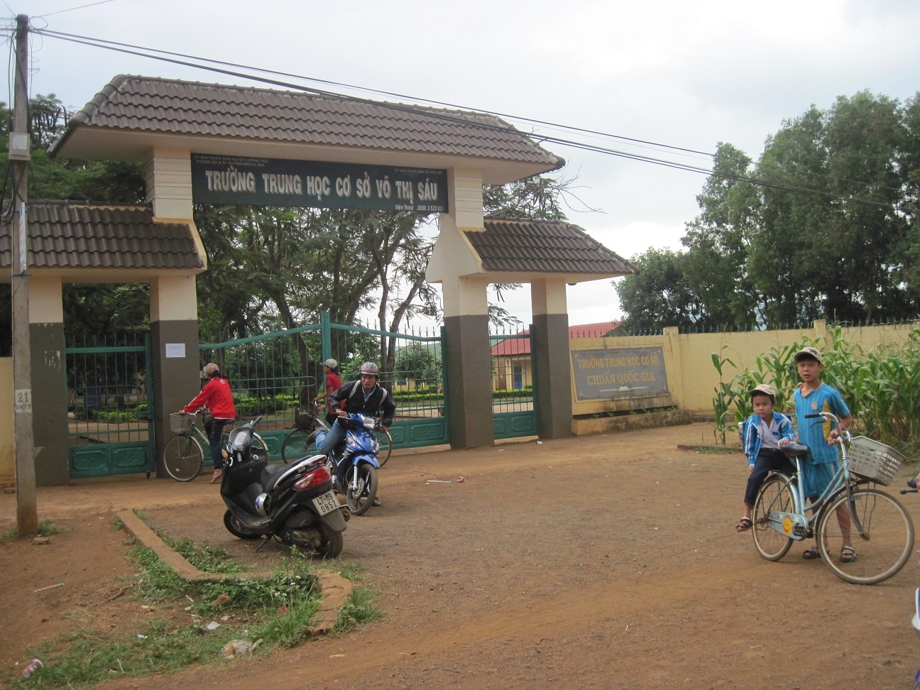 Nhà trường cho học sinh nghỉ học chiều ngày 3/11 để phục vụ điều tra.