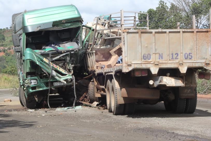 Hiện trường vụ tai nạn kinh hoàng.