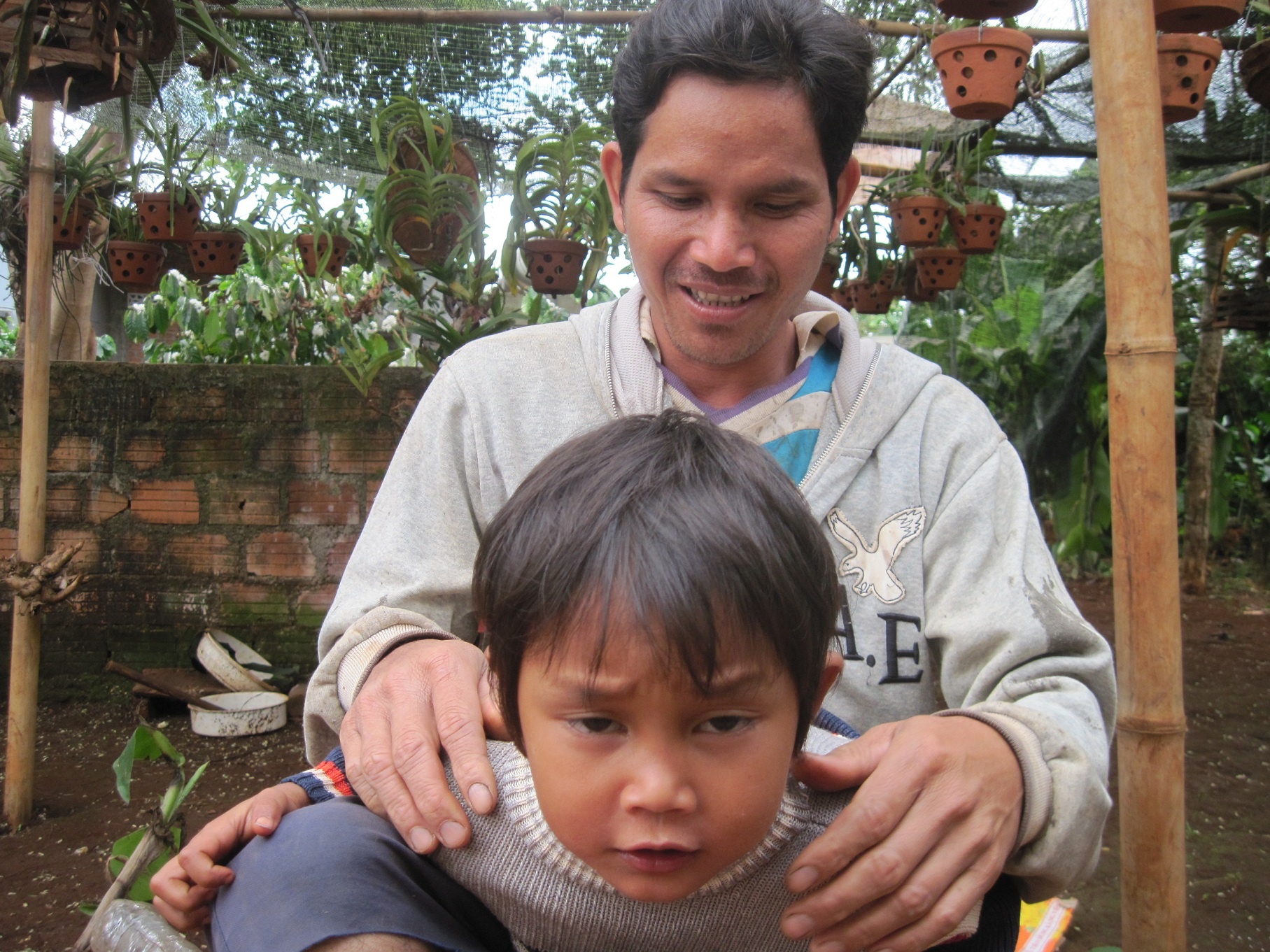 Vì quá hâm mộ cầu thủ nổi tiếng nên anh Krưp đã đặt tên con là Messi.