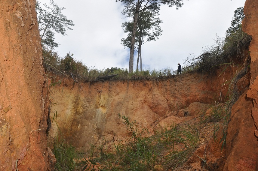 'Ho tu than' rong hang chuc m2 tren ham thuy dien bi sap hinh anh