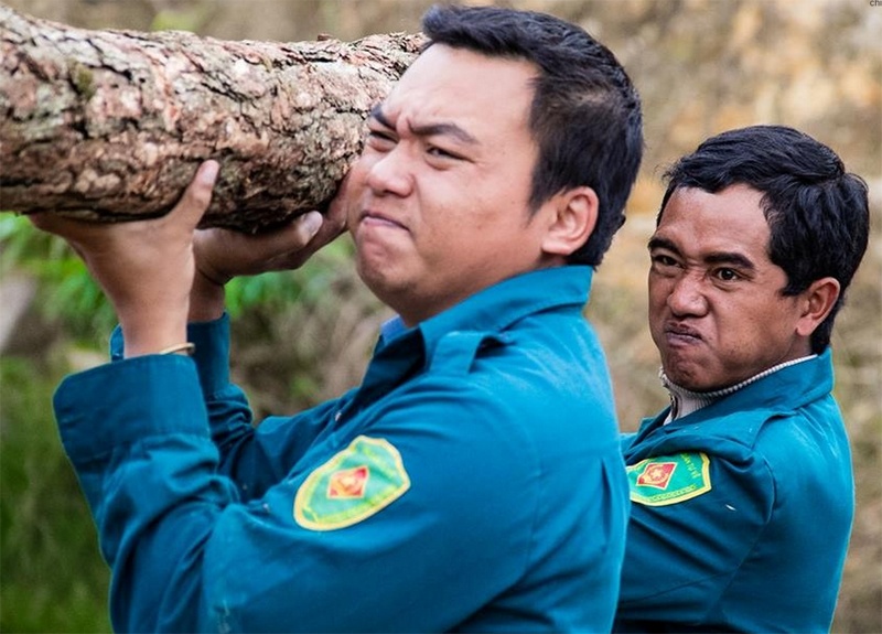 Nen noi dau cuu vo va anh trai mac ket trong ham hinh anh