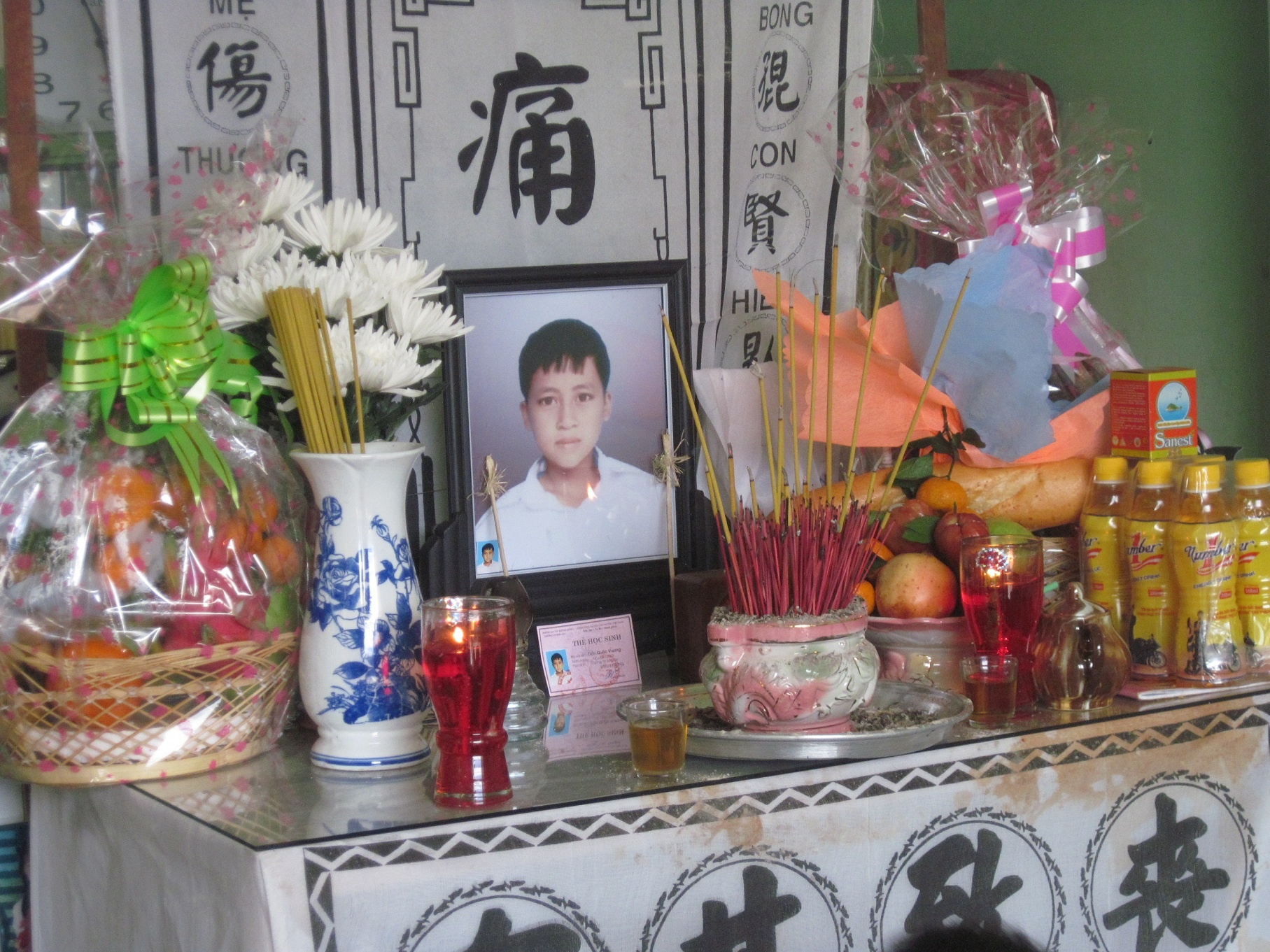 Nam sinh lop 7 ban chet ban than hinh anh