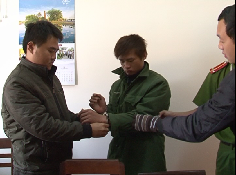 Khoi to vu an sat hai 2 cha con nu sinh trong dem hinh anh