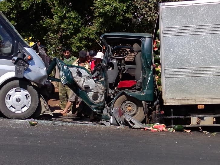 Hiện trường vụ tai nạn kinh hoàng.