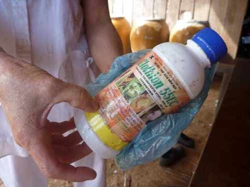 Gia dinh ngan can, cap tinh nhan 15 tuoi uong thuoc diet co hinh anh