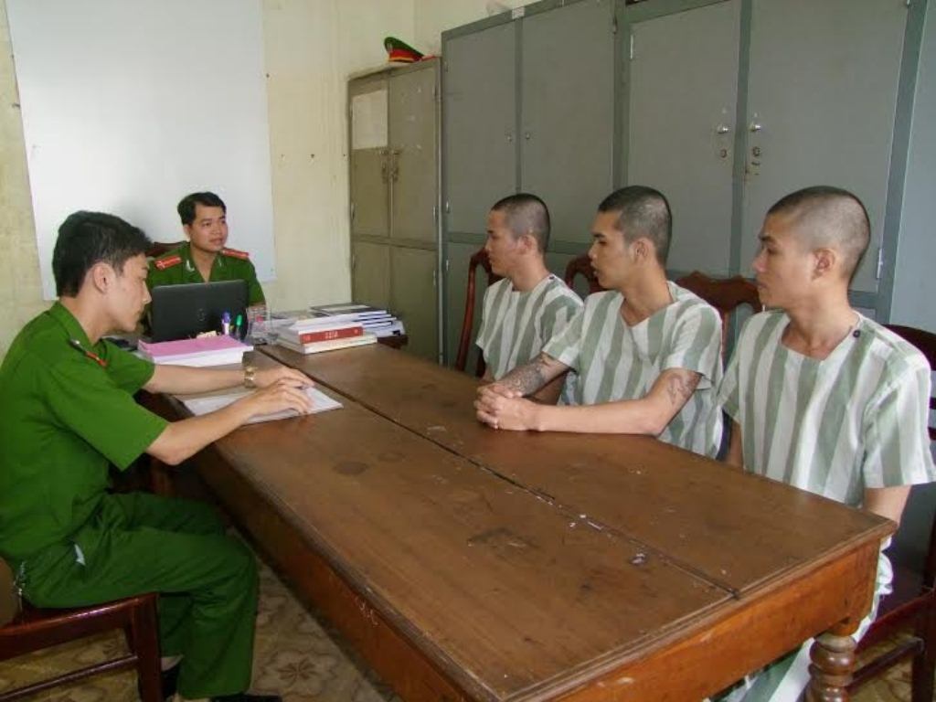 Gia lam gai ban dam, trom 28 trieu dong cua khach hinh anh
