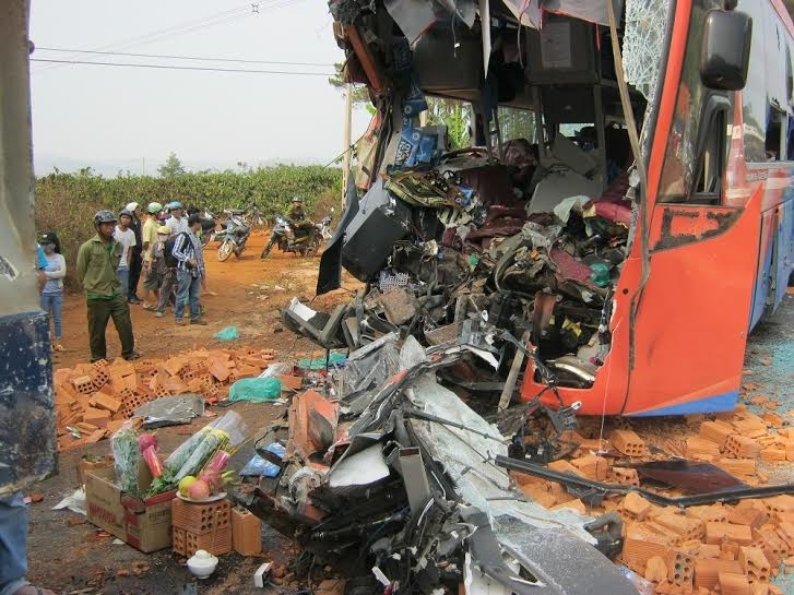 'Nguoi bi thuong nam la liet, keu cuu tham thiet' hinh anh