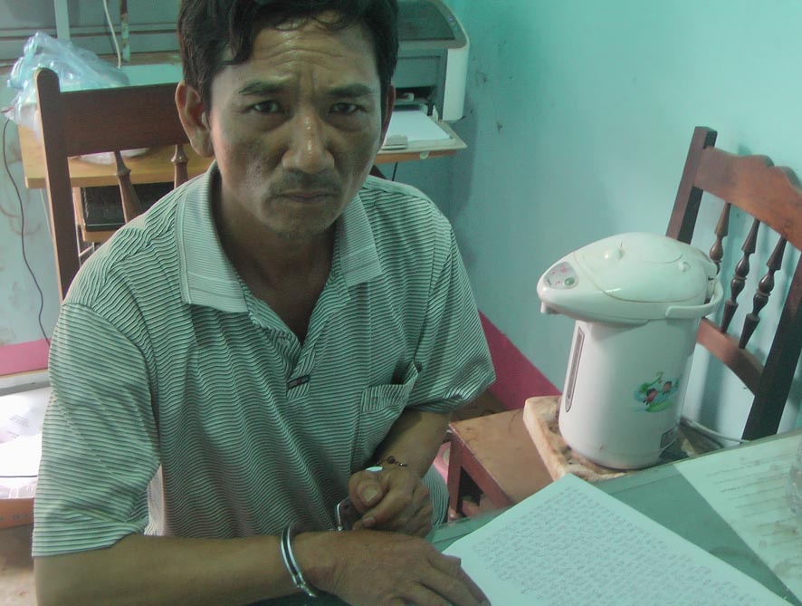 Nghi can buon ma tuy tu tu trong trai giam hinh anh