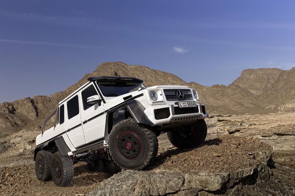 Quai vat 6 banh Mercedes G63 AMG 6×6 chay hang hinh anh