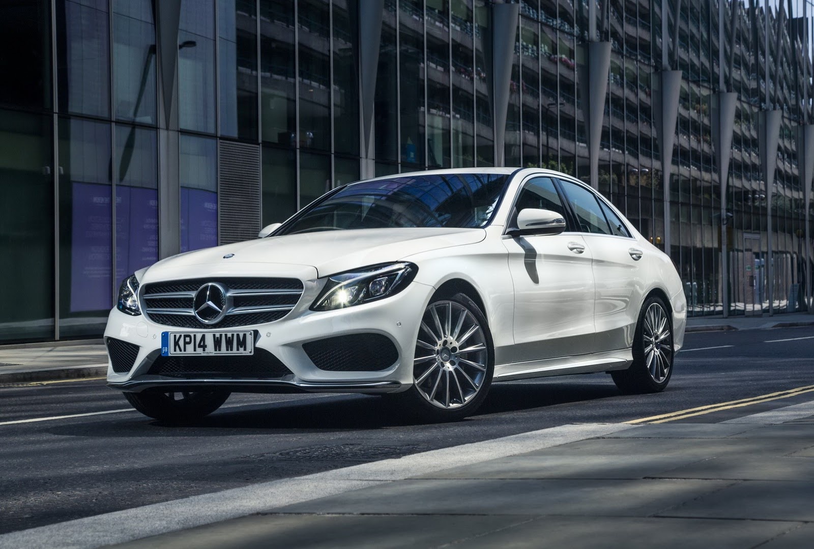 Mercedes-Benz vừa có một tháng kinh doanh kỷ lục