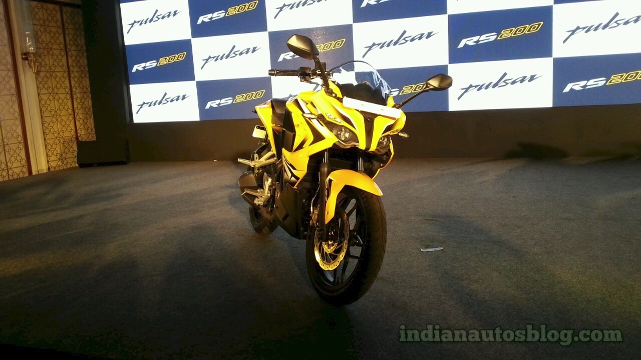 Bajaj Pulsar RS200 - moto 200 phan khoi gia 1.900 USD hinh anh