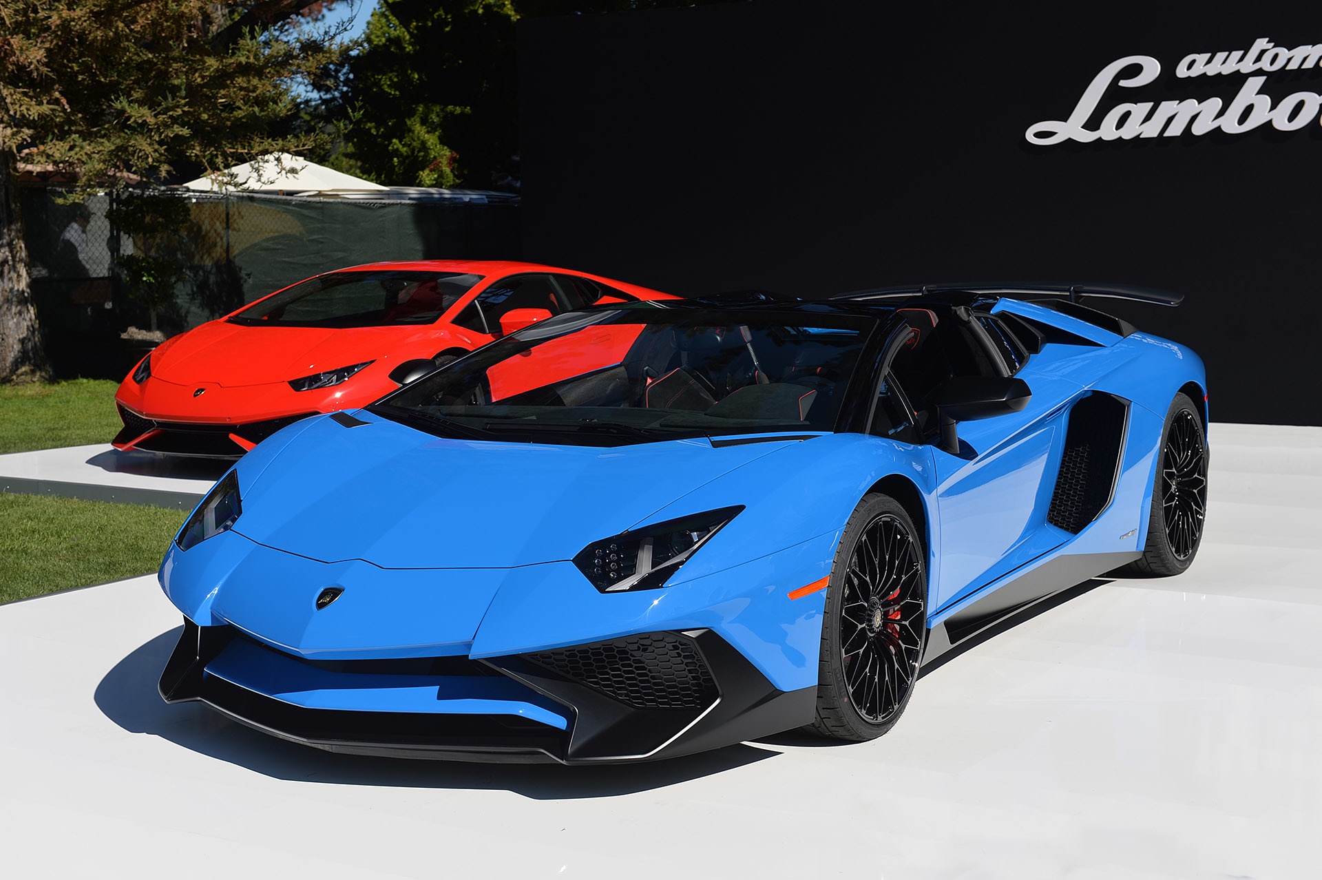 Sẽ chỉ có 500 siêu xe Aventador SV Roadster được sản xuất