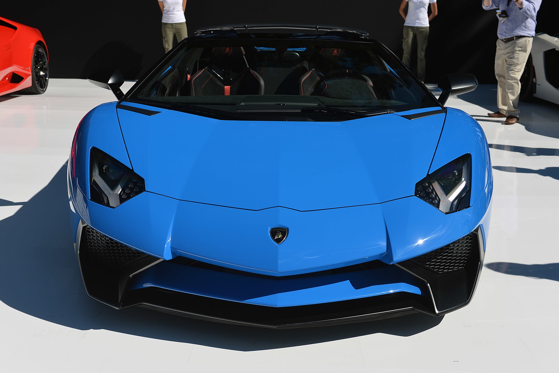 Lamborghini Aventador SV Roadster vừa trình làng