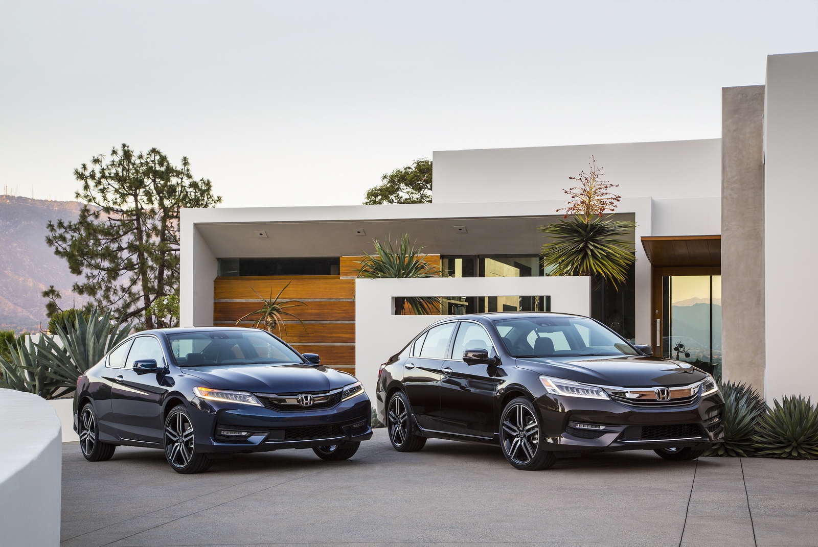 Bộ đôi Honda Accord Sedan và Coupe 2016