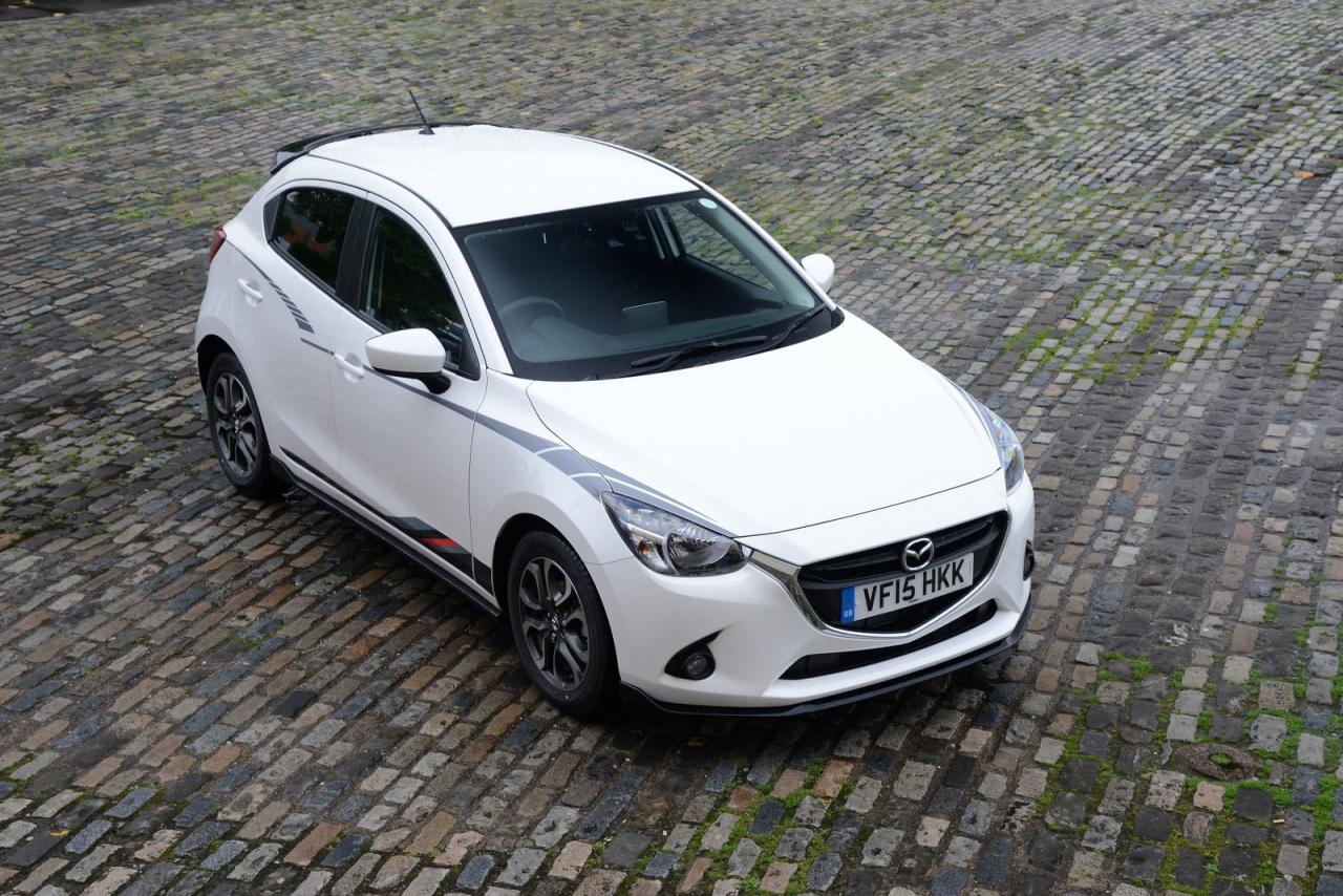 Phien ban dac biet Mazda2 Sport Black Editon trinh lang hinh anh