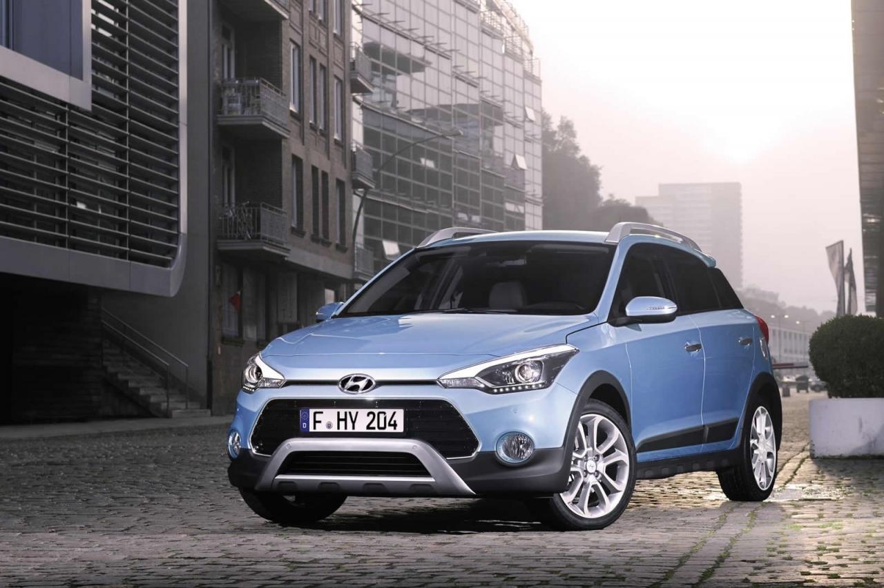 Hyundai dua bo doi i20 Active va SantaFe den Frankfurt hinh anh