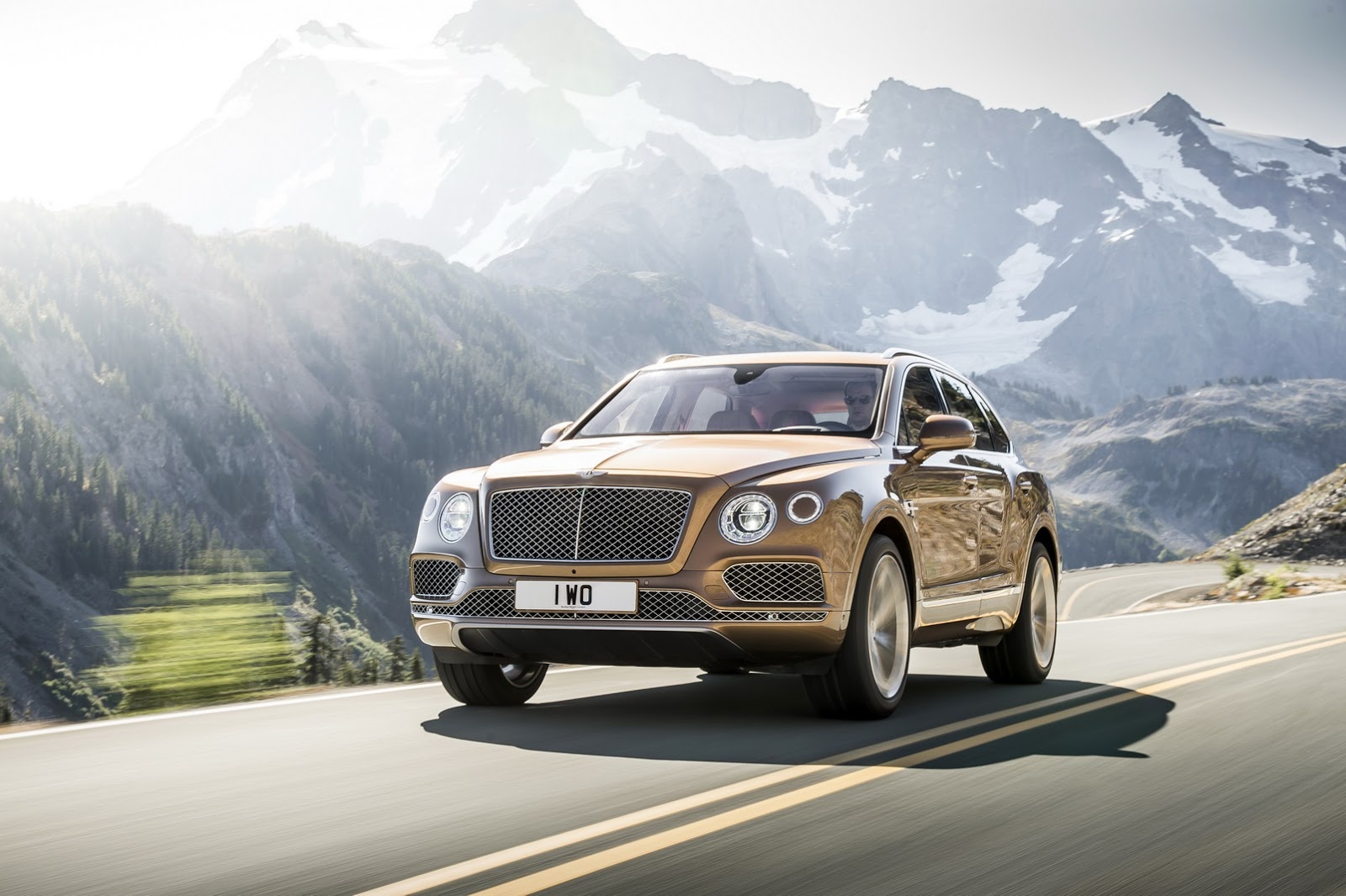 Bentley Bentayga sẽ là mẫu SUV đắt nhất tại Mỹ
