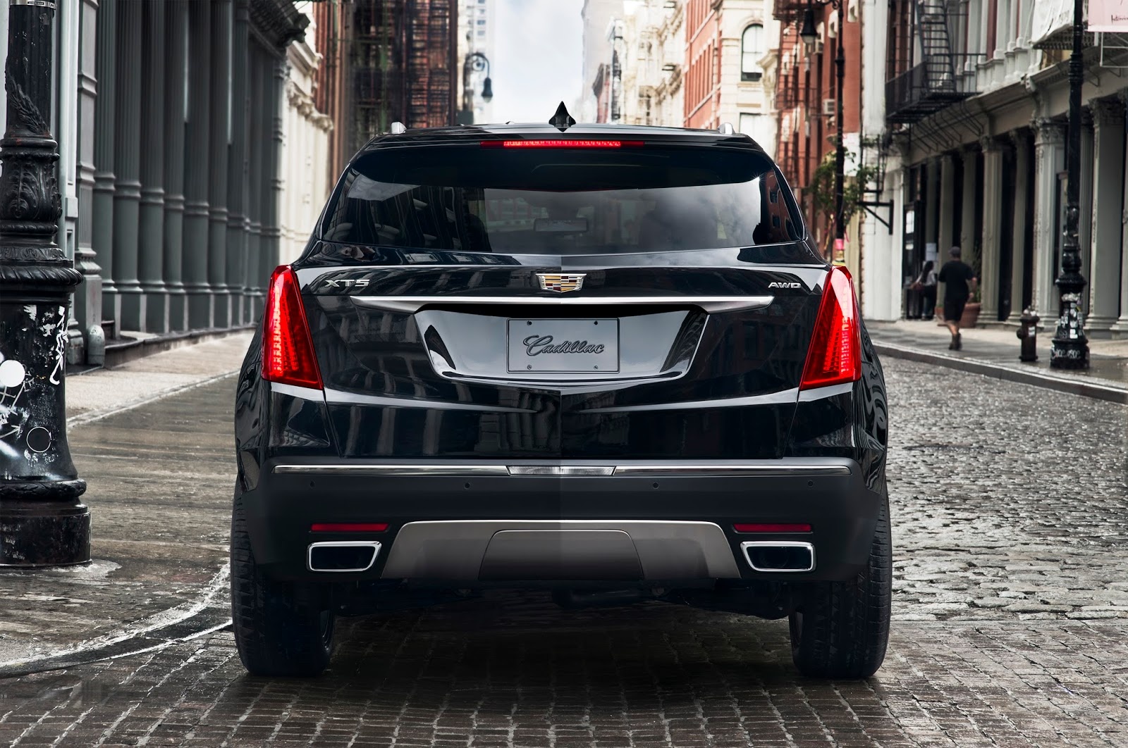 Cadillac XT5 gây ấn tượng với diện mạo hầm hố
