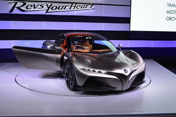 Yamaha Sports Ride Concept là mẫu xe thể thao 2 cửa ý tưởng của Yamaha sử dụng bộ khung istream Carbon do hãng Gordan Murray chế tạo. Đây cũng được coi là siêu xe đầu tiên của nhà sản xuất Nhật Bản vốn chỉ nổi tiếng ở mảng xe máy. Nhưng dù là ôtô, kiểu dáng bên ngoài với các đường nét và họa tiết lại mang đậm phong cách của xe máy. Bù lại, nội thất đặc trưng ôtô thể thao. Động cơ cho xe dựa trên những động cơ có sẵn của Yamaha và dung tích có thể dao động trong 2.000 phân khối đổ xuống.