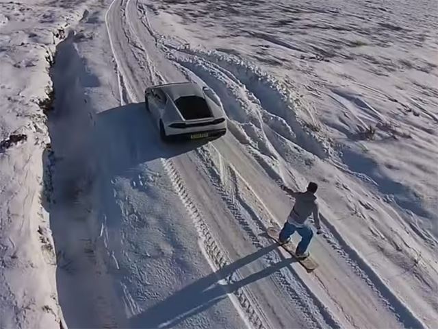 Lamborghini Huracan nghich tuyet hinh anh