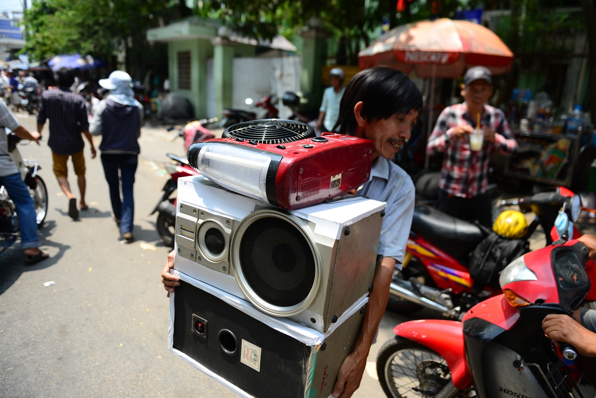 Cho troi do cu Sai Gon hinh anh