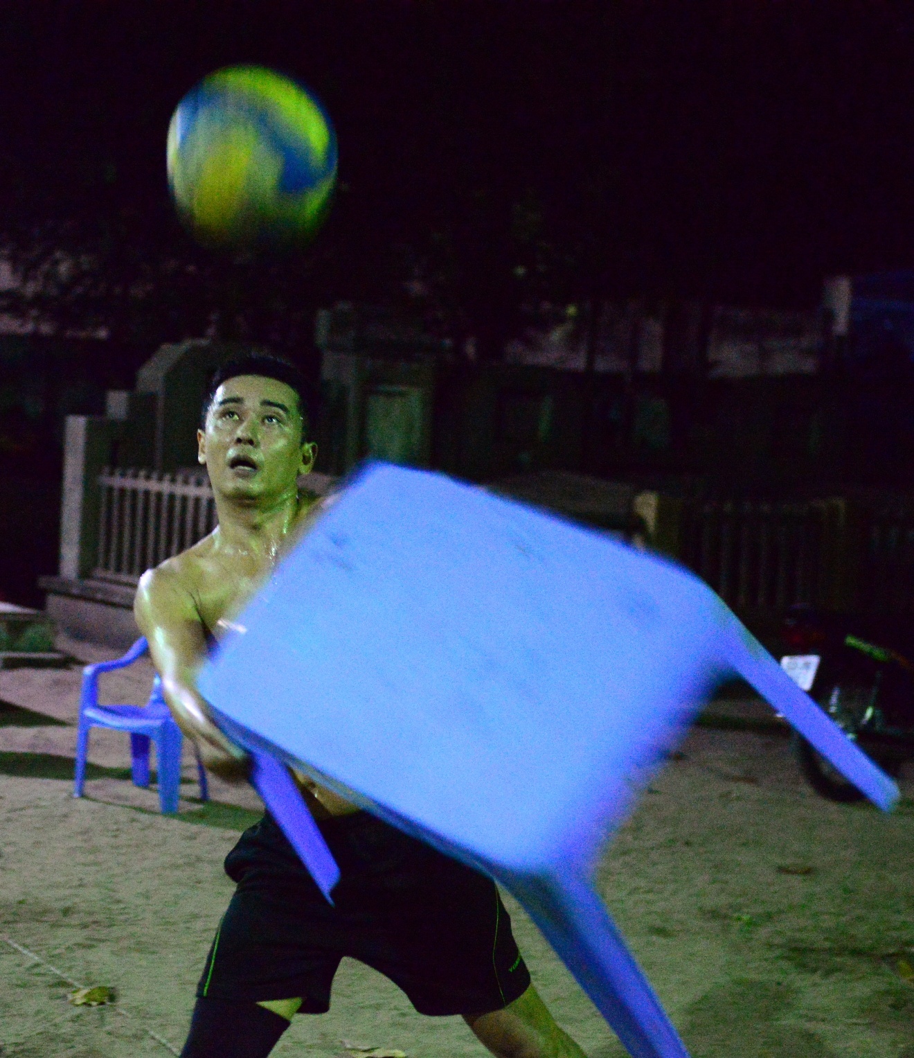 Danh bong chuyen bang ban nhua anh 10