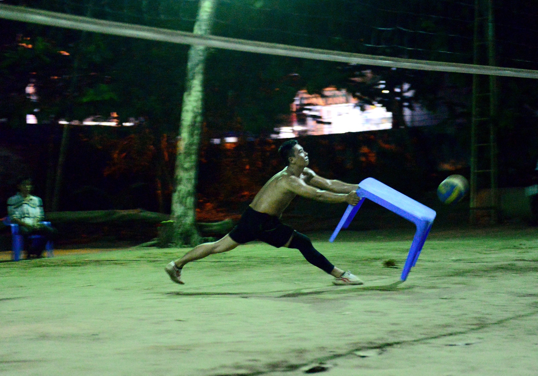 Danh bong chuyen bang ban nhua anh 11