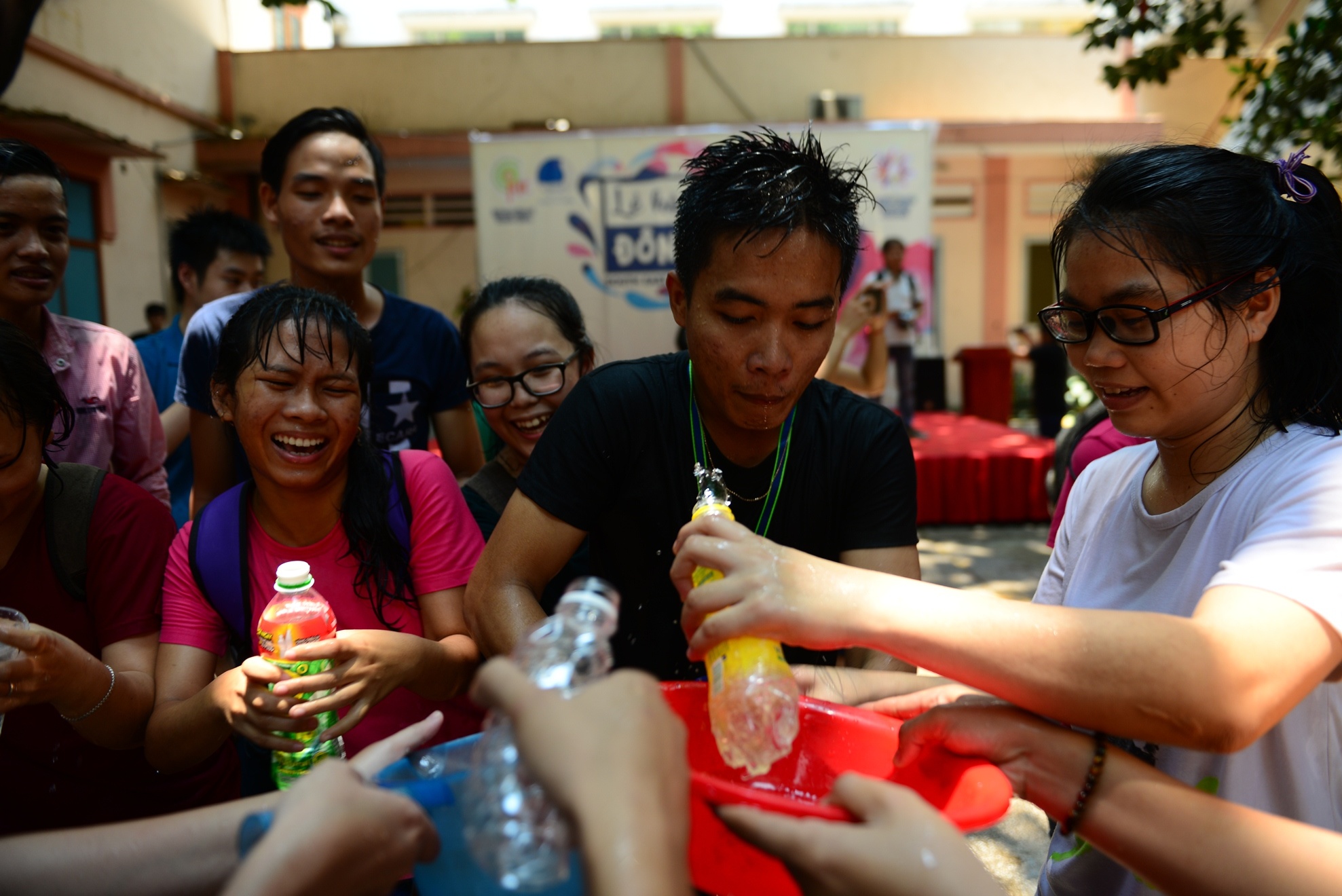 Te nuoc Dong Nam A anh 2