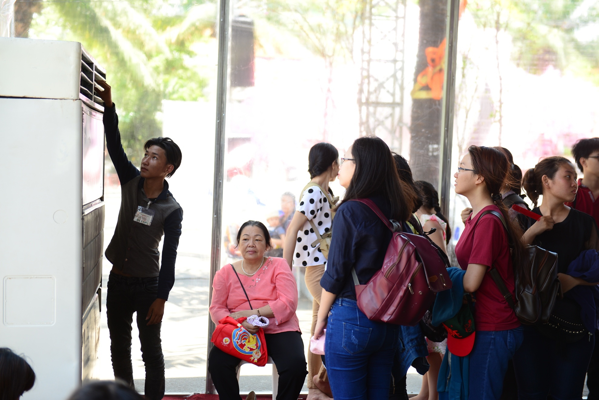 Le hoi hoa anh dao Sai Gon anh 6