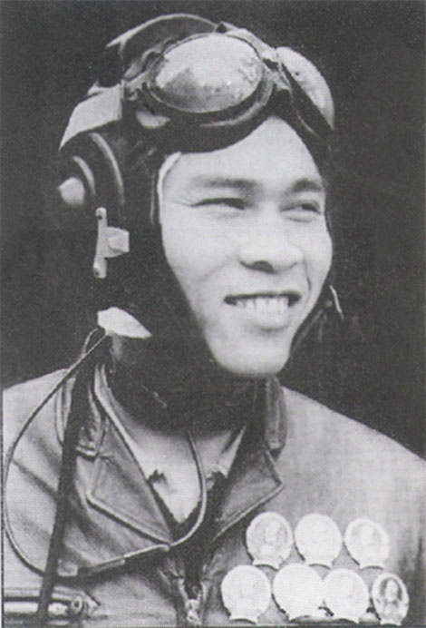 Phi Cong Nguyen Van Bay anh 1