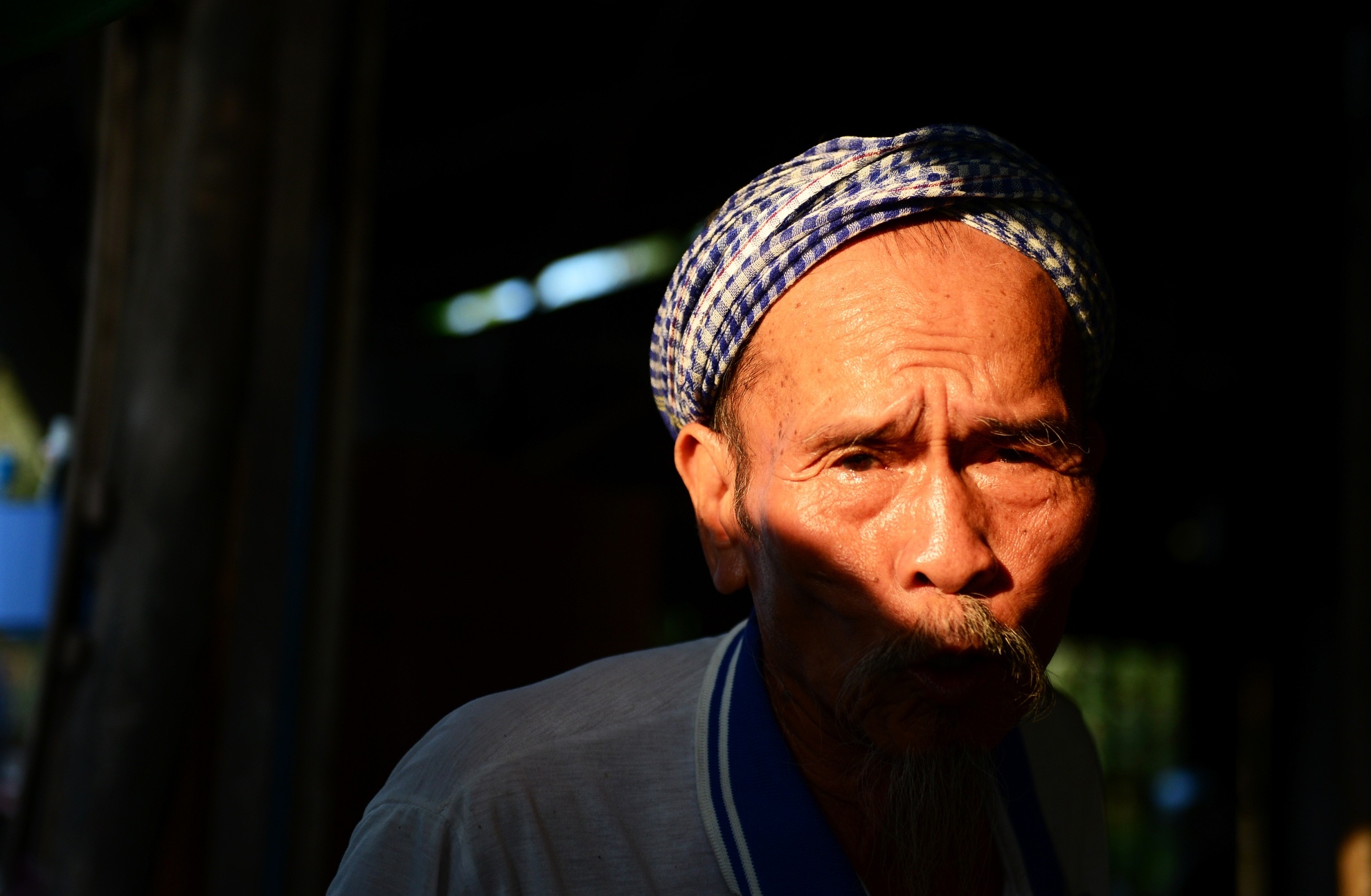 Phi Cong Nguyen Van Bay anh 2