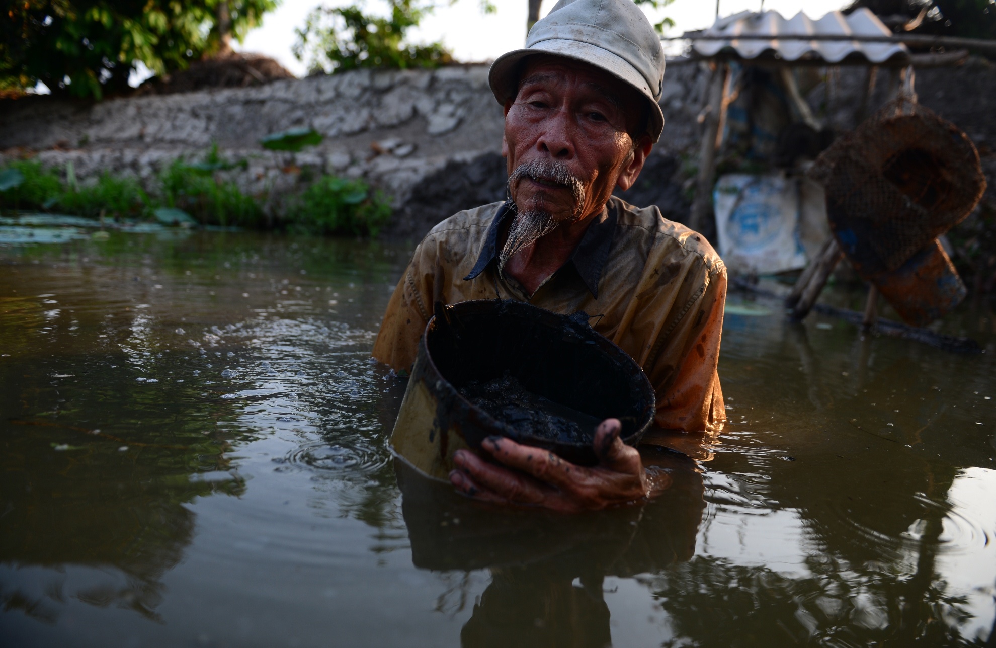 Phi Cong Nguyen Van Bay anh 6