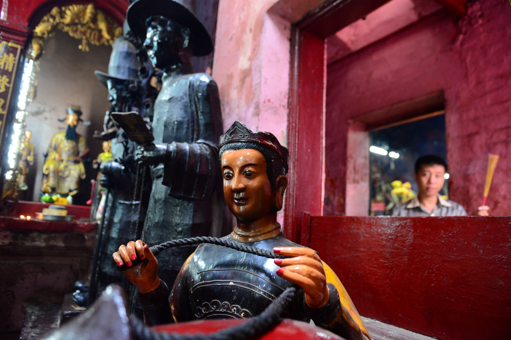 Obama vieng tham chua Ngoc Hoang anh 7