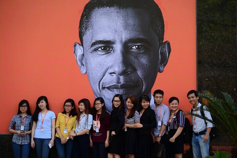 Nguoi Sai Gon treo anh chao don Tong thong My hinh anh