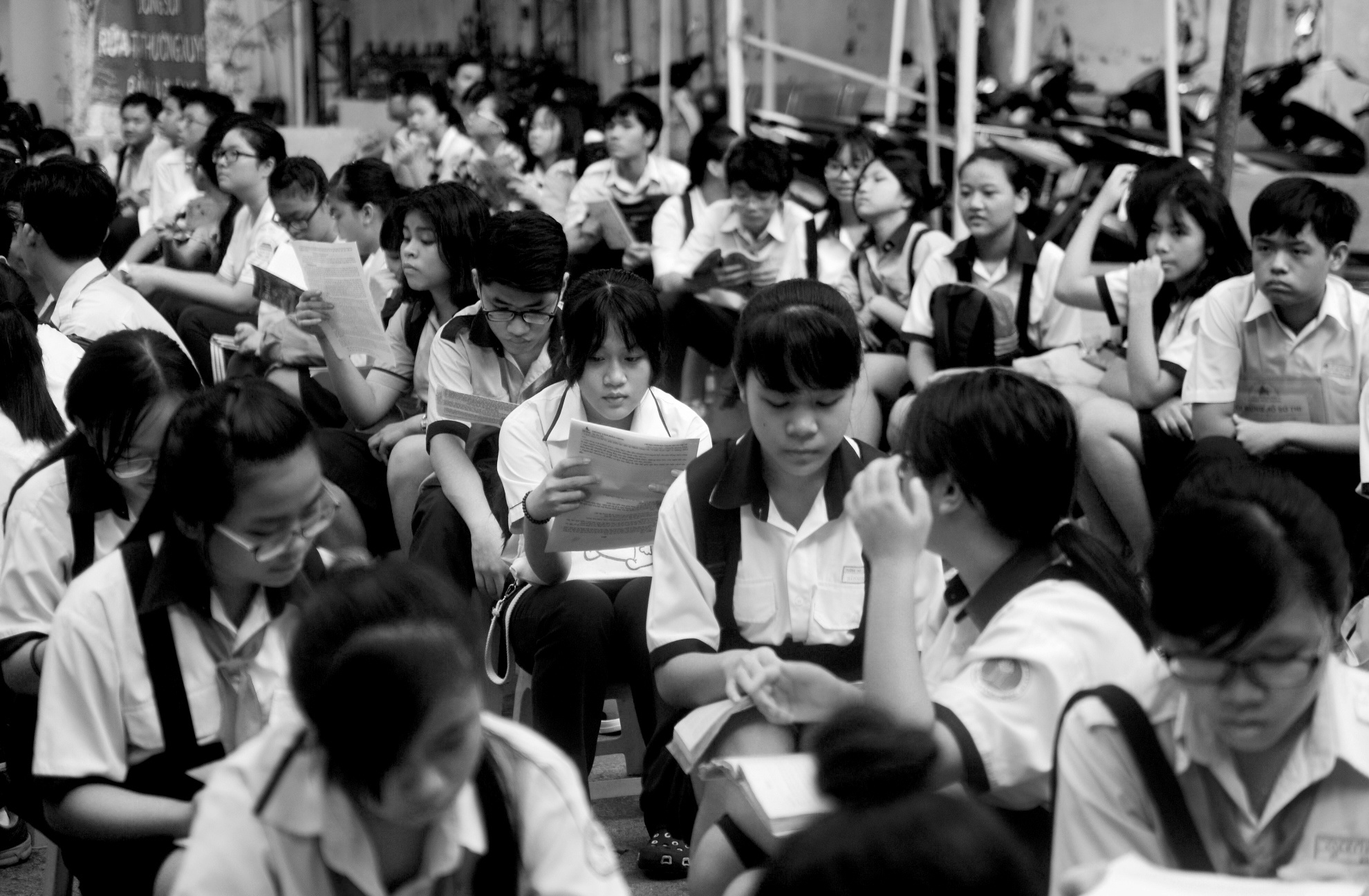 Học sinh Sài Gòn thi lớp 10 ảnh 1 Hoc sinh Sai Gon thi lop 10 anh 1