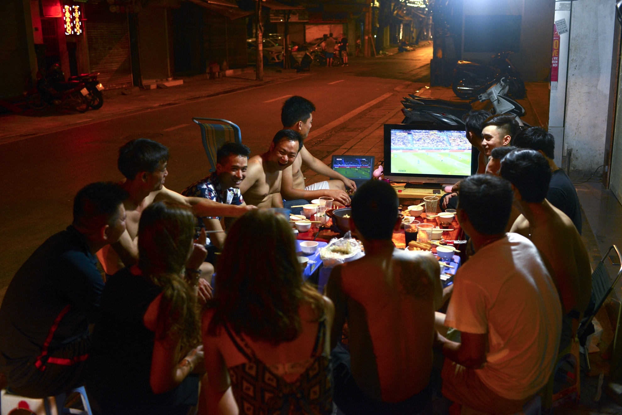 Người Sài Gòn xem Euro ảnh 3 Nguoi Sai Gon xem Euro anh 3