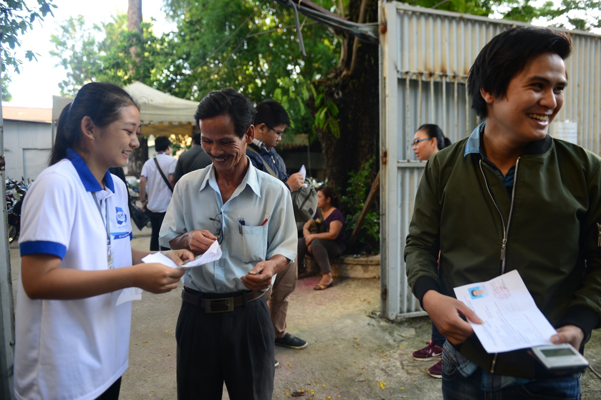 Ba cha con di thi anh 14