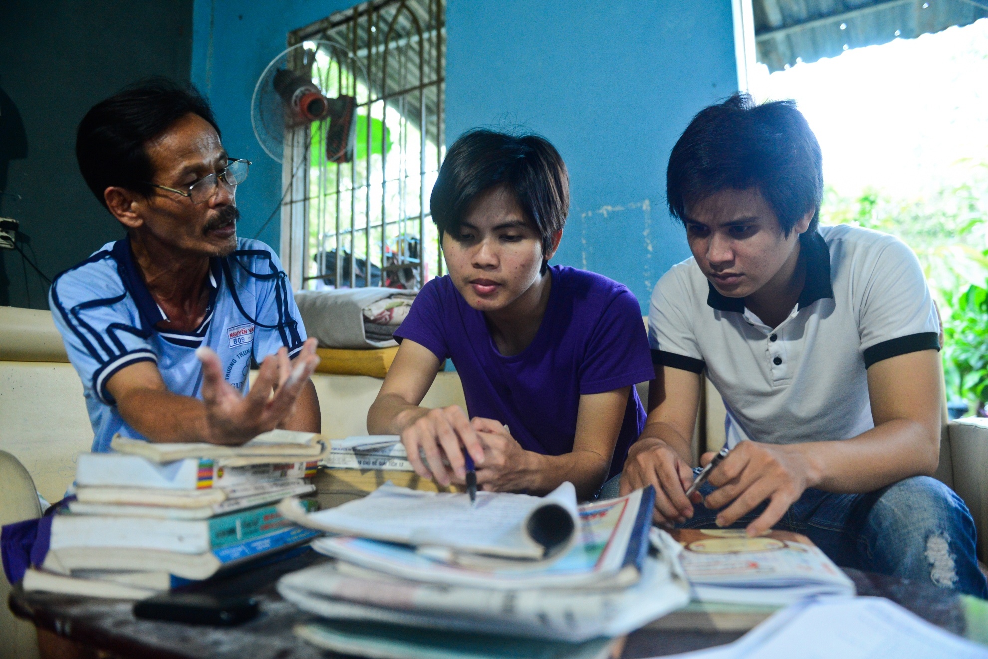 Ba cha con di thi anh 2